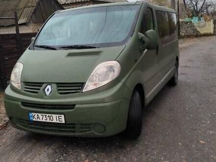 Рено Трафик 2006 в Павлограде на Automoto.ua Зеленый Рено Трафик, объемом двигателя 2 л и пробегом 346 тыс. км за 8000 $, фото 1 на Automoto.ua