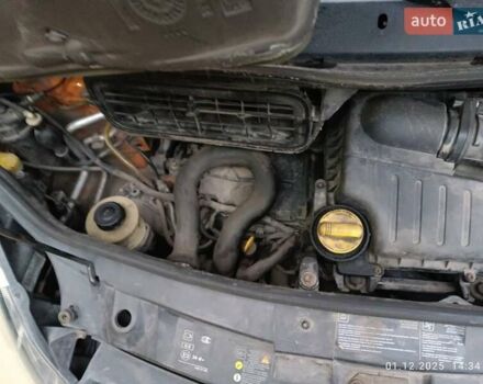 Помаранчевий Рено Трафік, об'ємом двигуна 2 л та пробігом 436 тис. км за 9000 $, фото 11 на Automoto.ua