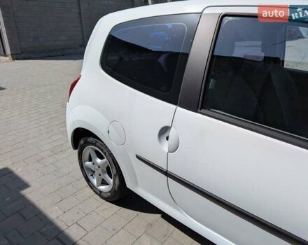 Білий Рено Твінго, об'ємом двигуна 1.15 л та пробігом 58 тис. км за 5300 $, фото 33 на Automoto.ua