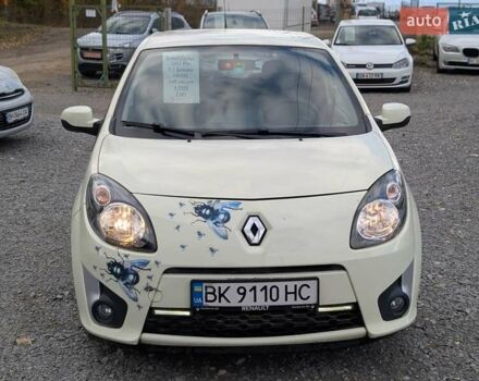 Белый Рено Твинго, объемом двигателя 1.1 л и пробегом 145 тыс. км за 4750 $, фото 4 на Automoto.ua
