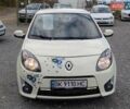 Белый Рено Твинго, объемом двигателя 1.1 л и пробегом 145 тыс. км за 4750 $, фото 4 на Automoto.ua