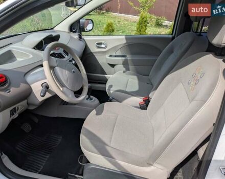 Білий Рено Твінго, об'ємом двигуна 1.15 л та пробігом 58 тис. км за 5300 $, фото 12 на Automoto.ua