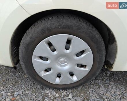 Белый Рено Твинго, объемом двигателя 1.1 л и пробегом 145 тыс. км за 4750 $, фото 18 на Automoto.ua