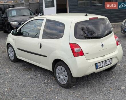 Белый Рено Твинго, объемом двигателя 1.1 л и пробегом 145 тыс. км за 4750 $, фото 15 на Automoto.ua