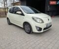 Белый Рено Твинго, объемом двигателя 1.5 л и пробегом 165 тыс. км за 3999 $, фото 2 на Automoto.ua