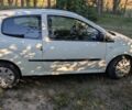 Белый Рено Твинго, объемом двигателя 1.1 л и пробегом 189 тыс. км за 4300 $, фото 2 на Automoto.ua