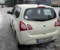 Белый Рено Твинго, объемом двигателя 1.1 л и пробегом 187 тыс. км за 4800 $, фото 5 на Automoto.ua