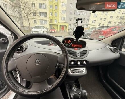 Белый Рено Твинго, объемом двигателя 1.15 л и пробегом 143 тыс. км за 4300 $, фото 4 на Automoto.ua