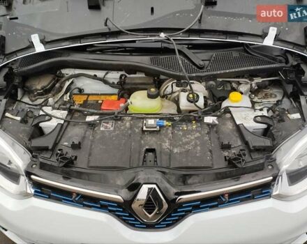 Белый Рено Твинго, объемом двигателя 0 л и пробегом 39 тыс. км за 10000 $, фото 13 на Automoto.ua