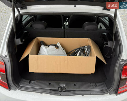 Белый Рено Твинго, объемом двигателя 0 л и пробегом 60 тыс. км за 8600 $, фото 12 на Automoto.ua