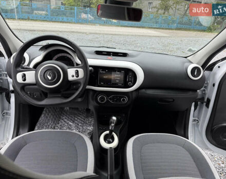 Белый Рено Твинго, объемом двигателя 0 л и пробегом 60 тыс. км за 8600 $, фото 15 на Automoto.ua