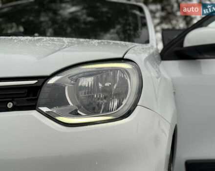 Белый Рено Твинго, объемом двигателя 0 л и пробегом 60 тыс. км за 8600 $, фото 2 на Automoto.ua