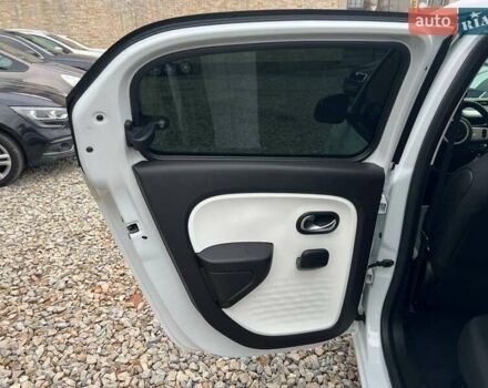 Белый Рено Твинго, объемом двигателя 0 л и пробегом 27 тыс. км за 8999 $, фото 12 на Automoto.ua