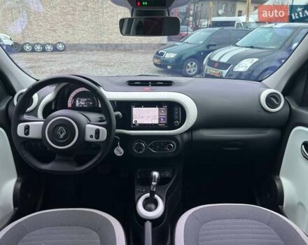 Белый Рено Твинго, объемом двигателя 0 л и пробегом 27 тыс. км за 8999 $, фото 24 на Automoto.ua