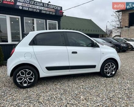 Белый Рено Твинго, объемом двигателя 0 л и пробегом 27 тыс. км за 8999 $, фото 5 на Automoto.ua