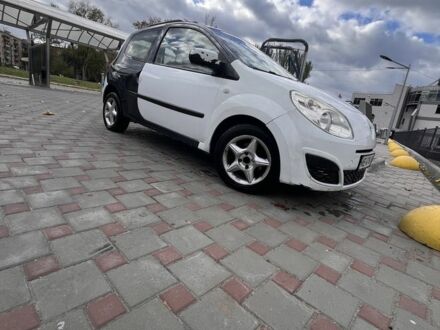 Рено Твинго 2010 в Запорожье на Automoto.ua Белый Рено Твинго, объемом двигателя 1.5 л и пробегом 416 тыс. км за 3500 $, фото 1 на Automoto.ua