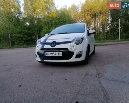 Белый Рено Твинго, объемом двигателя 1.5 л и пробегом 300 тыс. км за 4100 $, фото 1 на Automoto.ua