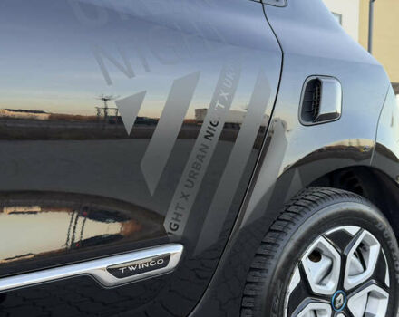 Черный Рено Твинго, объемом двигателя 0 л и пробегом 60 тыс. км за 8300 $, фото 12 на Automoto.ua