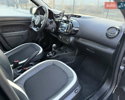 Черный Рено Твинго, объемом двигателя 0 л и пробегом 60 тыс. км за 8300 $, фото 18 на Automoto.ua