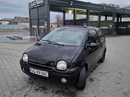 Рено Твинго 2001 в Новом Буге на Automoto.ua Черный Рено Твинго, объемом двигателя 1.2 л и пробегом 260 тыс. км за 1100 $, фото 1 на Automoto.ua