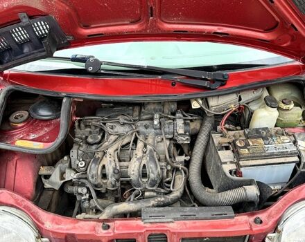 Рено Твінго 1994 у Запоріжжя на Automoto.ua Червоний Рено Твінго, об'ємом двигуна 1.2 л та пробігом 196 тис. км за 2800 $, фото 11 на Automoto.ua