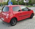 Красный Рено Твинго, объемом двигателя 1.1 л и пробегом 270 тыс. км за 3200 $, фото 2 на Automoto.ua