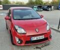 Красный Рено Твинго, объемом двигателя 1.1 л и пробегом 270 тыс. км за 3200 $, фото 5 на Automoto.ua