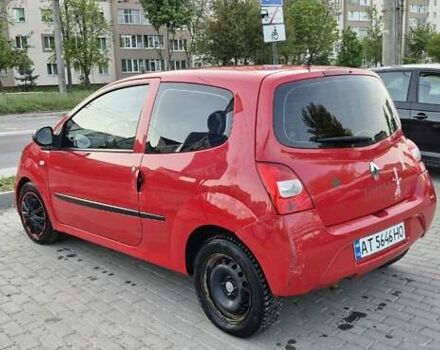Красный Рено Твинго, объемом двигателя 1.1 л и пробегом 270 тыс. км за 3200 $, фото 1 на Automoto.ua