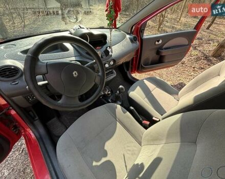 Красный Рено Твинго, объемом двигателя 1.15 л и пробегом 135 тыс. км за 3500 $, фото 11 на Automoto.ua