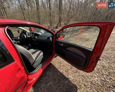 Красный Рено Твинго, объемом двигателя 1.15 л и пробегом 135 тыс. км за 3500 $, фото 10 на Automoto.ua