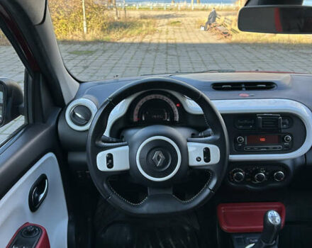 Червоний Рено Твінго, об'ємом двигуна 1 л та пробігом 179 тис. км за 5500 $, фото 7 на Automoto.ua