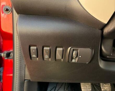 Рено Твінго 2014 у Запоріжжя на Automoto.ua Червоний Рено Твінго, об'ємом двигуна 1 л та пробігом 179 тис. км за 5200 $, фото 17 на Automoto.ua