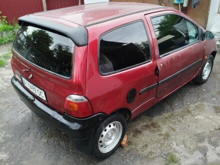 Рено Твінго 1993 у Белой Церкве на Automoto.ua Червоний Рено Твінго, об'ємом двигуна 1.2 л та пробігом 30 тис. км за 1050 $, фото 1 на Automoto.ua