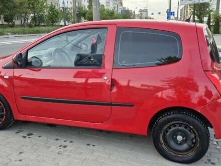 Рено Твінго 2009 у Івано-Франківську на Automoto.ua Червоний Рено Твінго, об'ємом двигуна 1.1 л та пробігом 270 тис. км за 3200 $, фото 1 на Automoto.ua