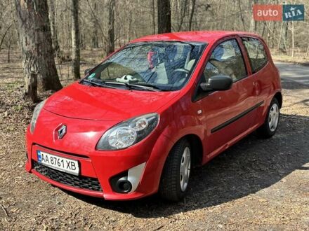 Рено Твинго 2011 в Броварах на Automoto.ua Красный Рено Твинго, объемом двигателя 1.15 л и пробегом 135 тыс. км за 3500 $, фото 1 на Automoto.ua