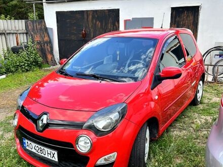 Рено Твинго 2012 в Чугуеве на Automoto.ua Красный Рено Твинго, объемом двигателя 1.1 л и пробегом 202 тыс. км за 3800 $, фото 1 на Automoto.ua