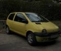 Желтый Рено Твинго, объемом двигателя 1.2 л и пробегом 280 тыс. км за 1398 $, фото 1 на Automoto.ua