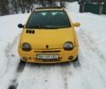 Желтый Рено Твинго, объемом двигателя 1.2 л и пробегом 1 тыс. км за 1000 $, фото 1 на Automoto.ua