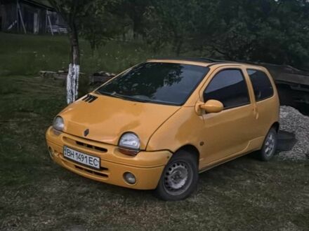 Желтый Рено Твинго, объемом двигателя 1.2 л и пробегом 1 тыс. км за 1200 $, фото 1 на Automoto.ua