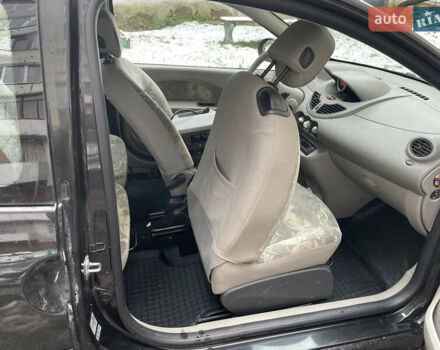 Сірий Рено Твінго, об'ємом двигуна 1.5 л та пробігом 290 тис. км за 3800 $, фото 16 на Automoto.ua