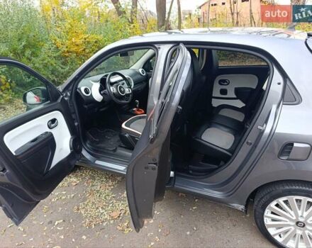 Серый Рено Твинго, объемом двигателя 0 л и пробегом 61 тыс. км за 7950 $, фото 4 на Automoto.ua