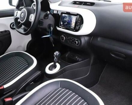 Серый Рено Твинго, объемом двигателя 0 л и пробегом 42 тыс. км за 8734 $, фото 21 на Automoto.ua