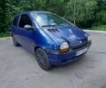 Синий Рено Твинго, объемом двигателя 1.1 л и пробегом 250 тыс. км за 1300 $, фото 1 на Automoto.ua