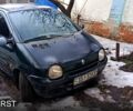 Зеленый Рено Твинго, объемом двигателя 1.2 л и пробегом 165 тыс. км за 1100 $, фото 1 на Automoto.ua