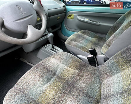 Зеленый Рено Твинго, объемом двигателя 1.2 л и пробегом 137 тыс. км за 3500 $, фото 56 на Automoto.ua