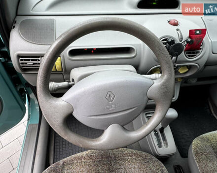 Зеленый Рено Твинго, объемом двигателя 1.2 л и пробегом 137 тыс. км за 3500 $, фото 63 на Automoto.ua