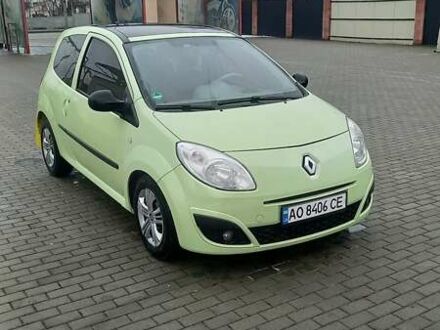 Рено Твінго 2008 у Хусте на Automoto.ua Зелений Рено Твінго, об'ємом двигуна 1.15 л та пробігом 143 тис. км за 3800 $, фото 1 на Automoto.ua