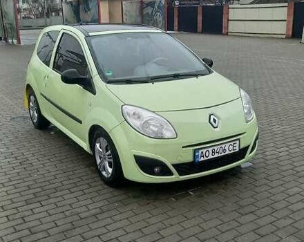 Рено Твінго 2008 у Хусте на Automoto.ua Зелений Рено Твінго, об'ємом двигуна 1.15 л та пробігом 143 тис. км за 3800 $, фото 1 на Automoto.ua