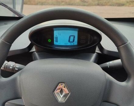 Красный Рено Твизи, объемом двигателя 0 л и пробегом 10 тыс. км за 5500 $, фото 7 на Automoto.ua