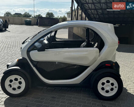 Рено Твизи, объемом двигателя 0 л и пробегом 1 тыс. км за 6100 $, фото 8 на Automoto.ua